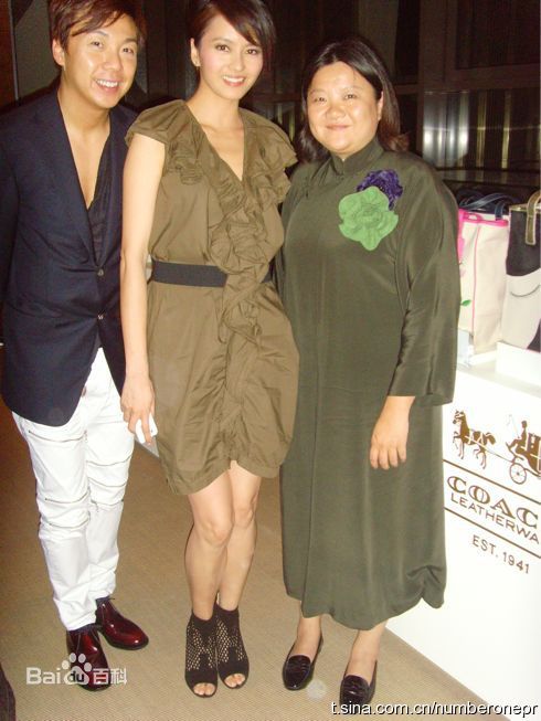 洪晃(Hung Huang)生活照素颜照壁纸