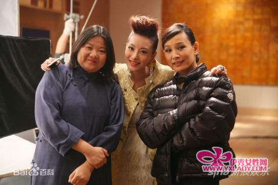 洪晃(Hung Huang)生活照素颜照壁纸