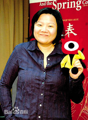 洪晃(Hung Huang)访谈照前后照片