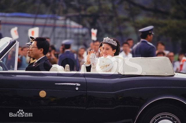 雅子(まさこ)婚礼照素颜照壁纸