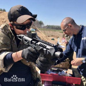 刘迪妮全能图片图册