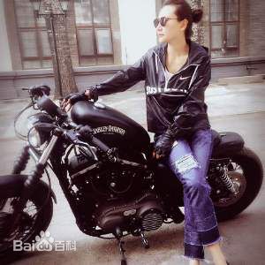 刘迪妮全能图片图册