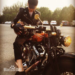 刘迪妮全能图片图册