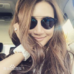 刘迪妮个性前后照片