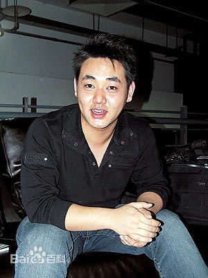 最新陈嘉男性感图片