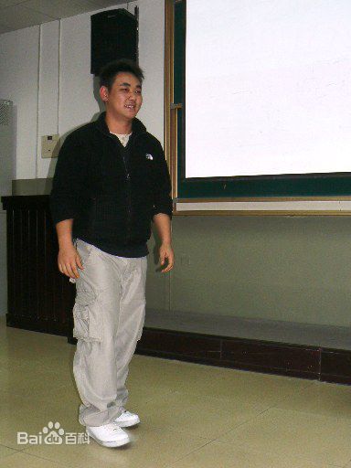 最新陈嘉男性感图片