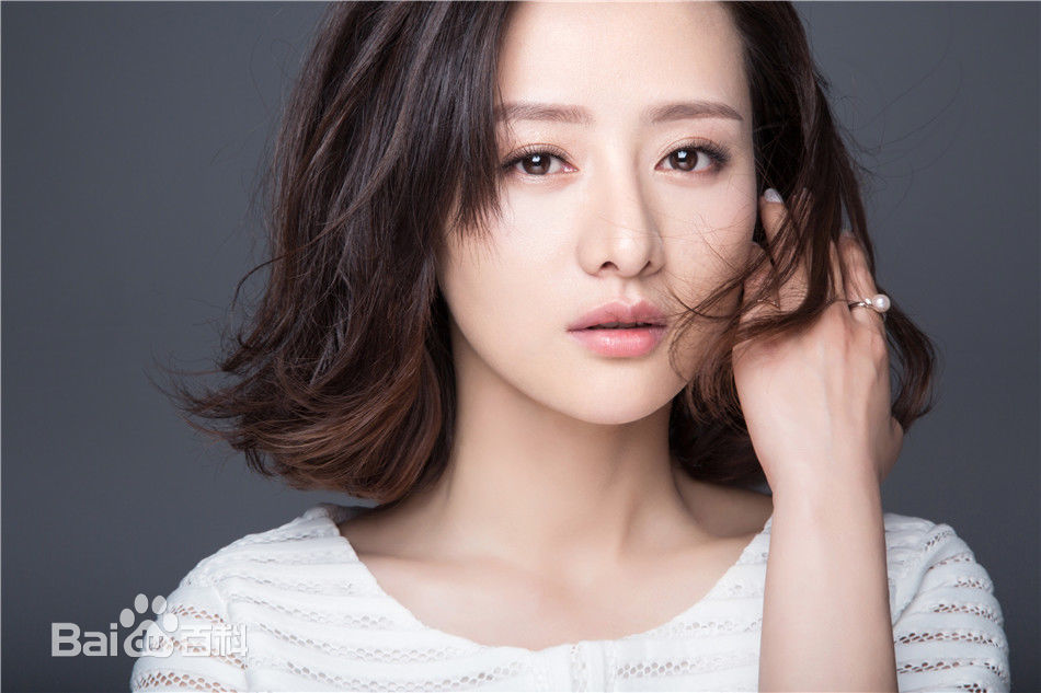 王靖云(Isabelle)最新知性壁纸