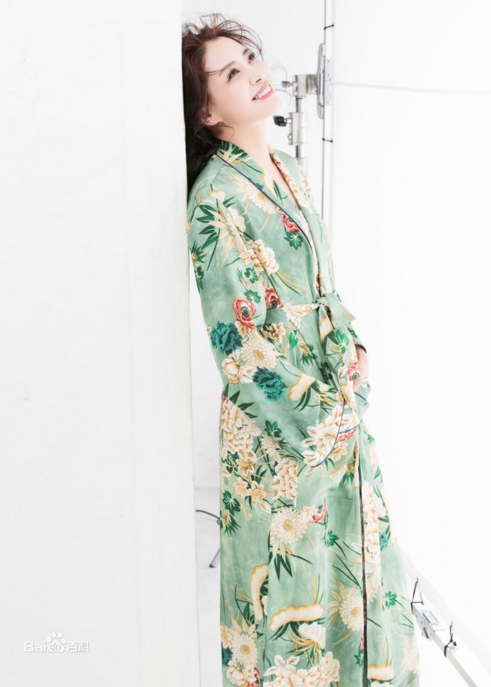 李晓红艺术照图片图集