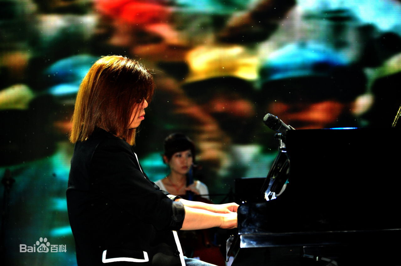 郭峰音乐家演出照生活照相册