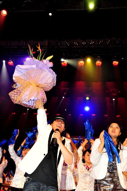 郭峰现代流行钢琴音乐会素颜照相册