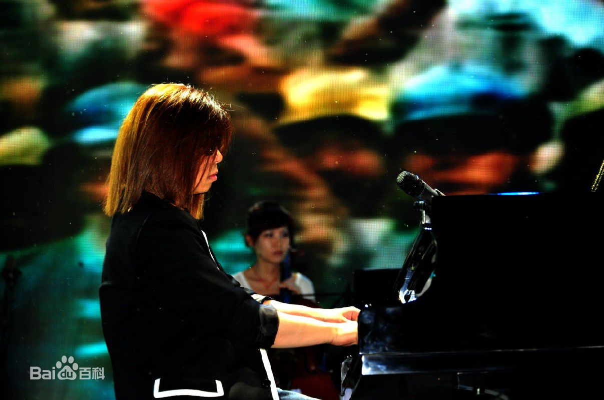 郭峰现代流行钢琴音乐会素颜照相册