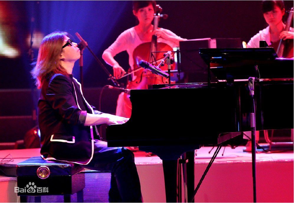 郭峰现代流行钢琴音乐会素颜照相册