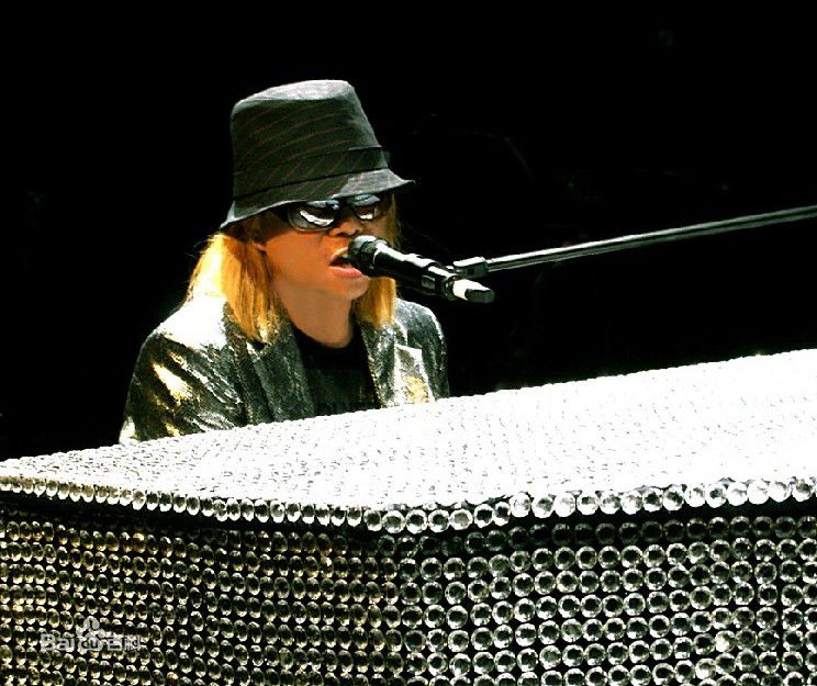 郭峰与钢琴壁纸壁纸