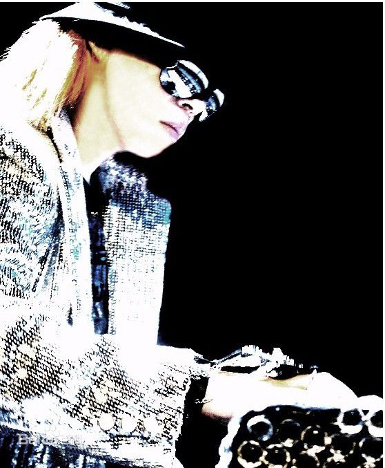 郭峰与钢琴壁纸壁纸