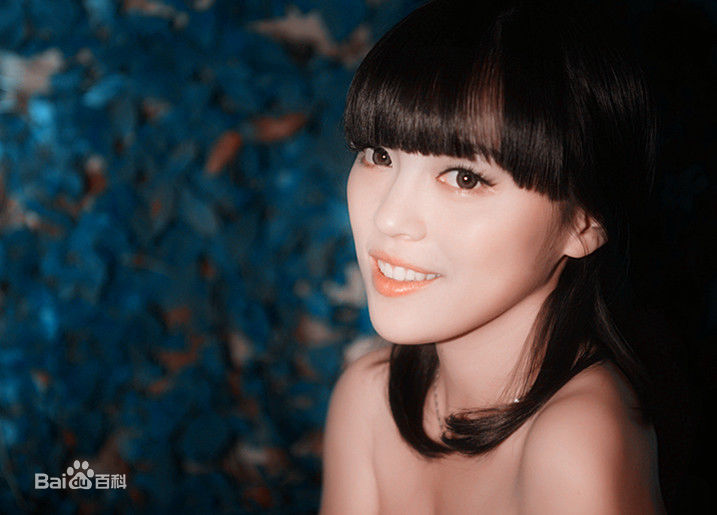 邱悦靓丽清新的新生代女演员生活照相册