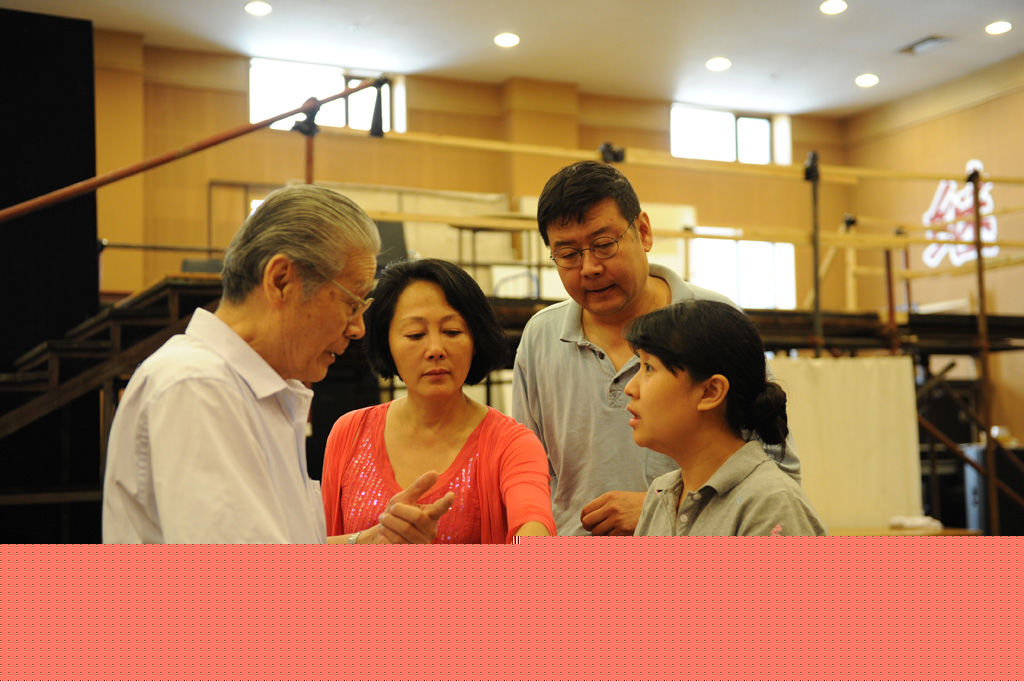 唐烨导演工作照素颜照壁纸