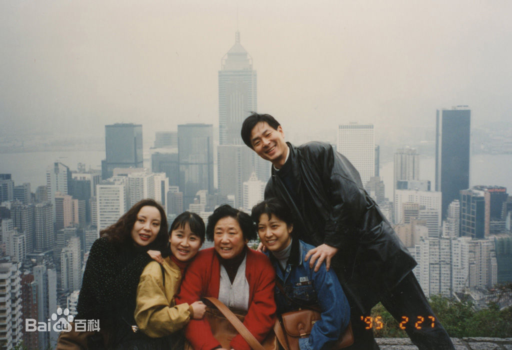 唐烨导演工作照素颜照壁纸