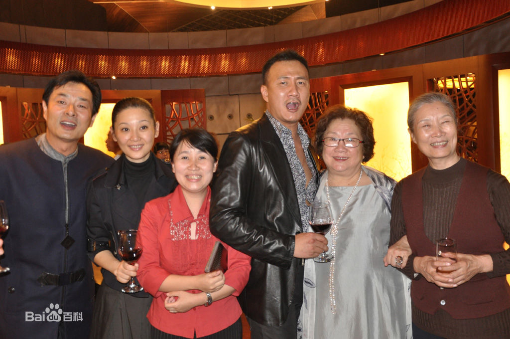 唐烨导演工作照素颜照壁纸