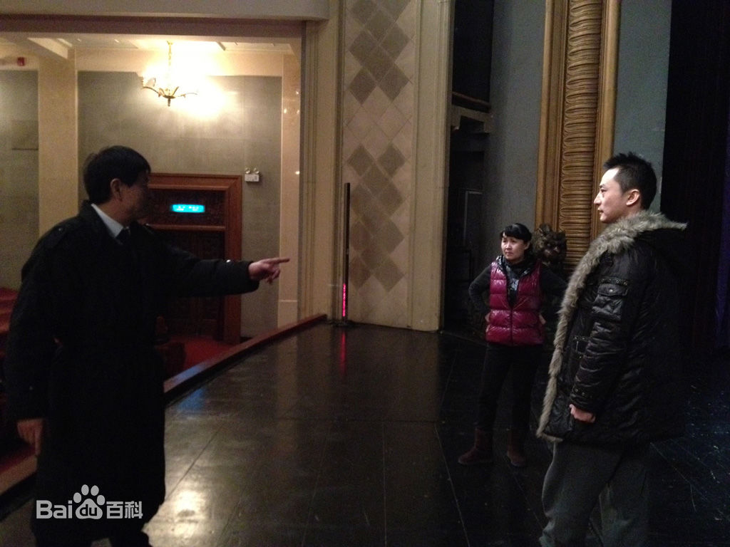 唐烨导演工作照素颜照壁纸