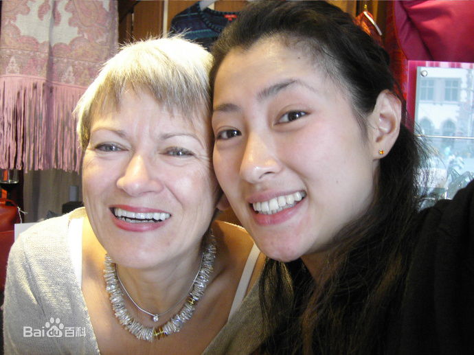 褚颖颖(CHICHI)生活照壁纸壁纸