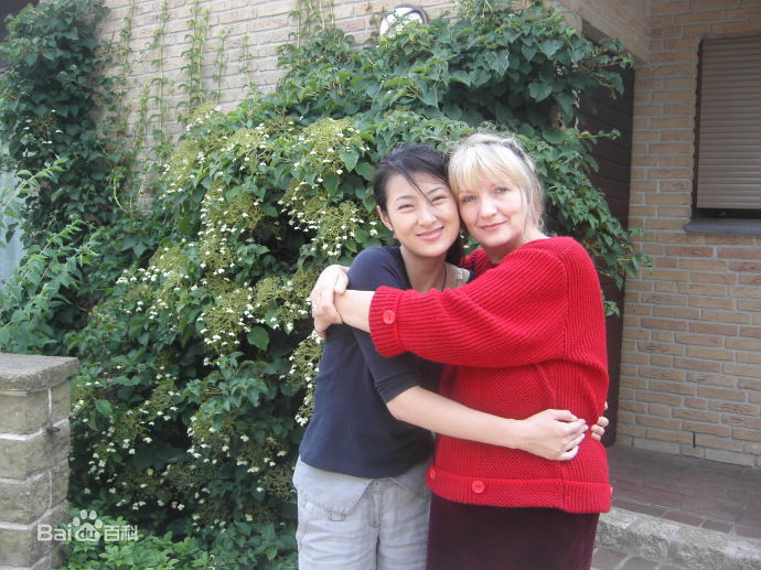 褚颖颖(CHICHI)生活照壁纸壁纸