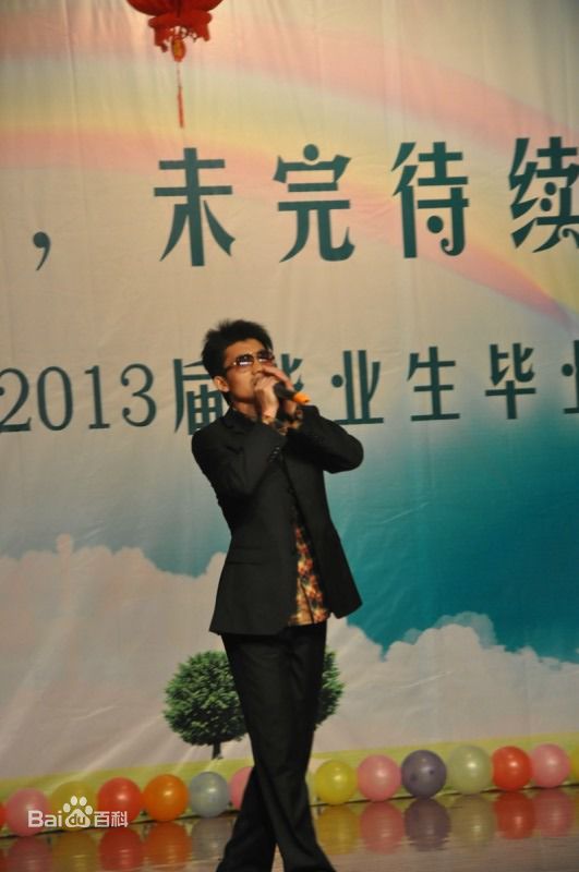 宫小龙宫老师生活照性感图片图集