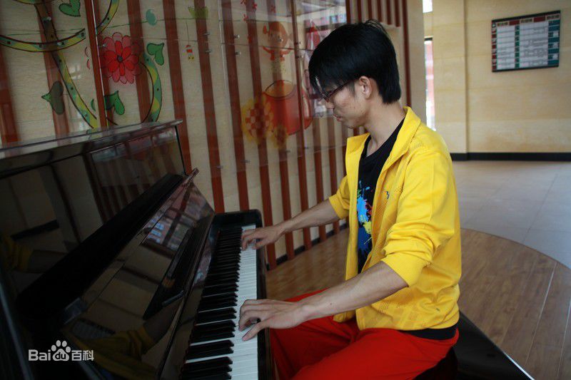 宫小龙宫老师生活照性感图片图集