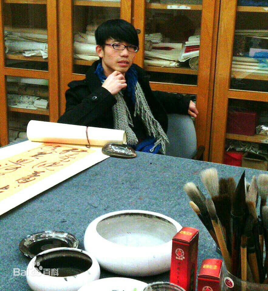 宫小龙前后照片