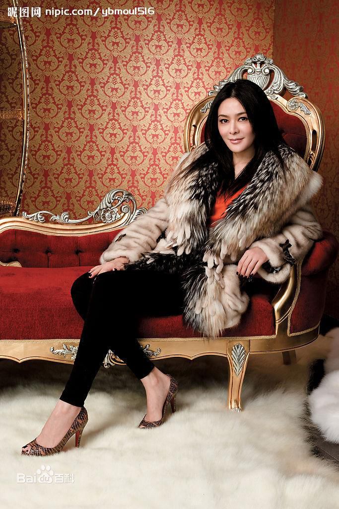 张冰茜(Filmography)女儿关之琳素颜照壁纸