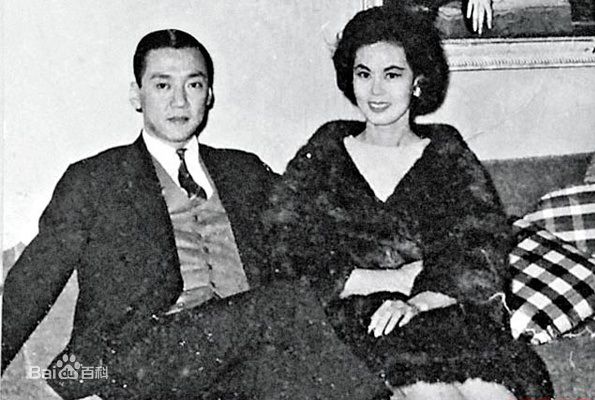 林黛(Yueru Cheng (本名) / Linda)与家人壁纸壁纸