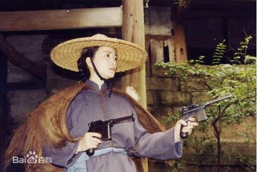 何晴(Qing He)2003年《双枪老太婆传奇》最新剧照