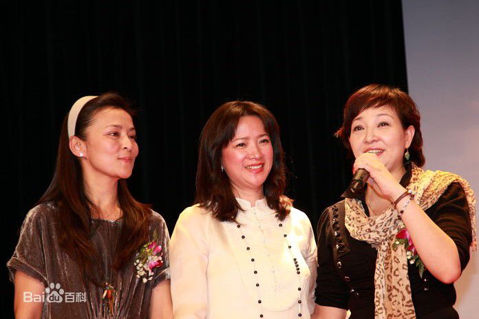 何晴(Qing He)2011年 甜蜜的新事业开机发布会前后照片