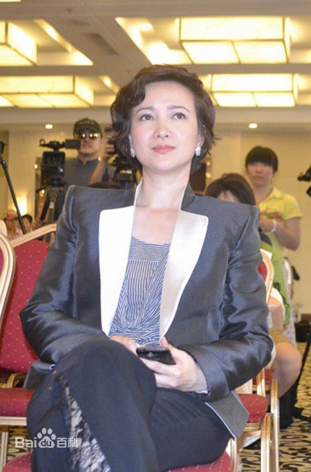 最全何晴(Qing He)在2011年《戒烟不戒酒》宣传照中的相册