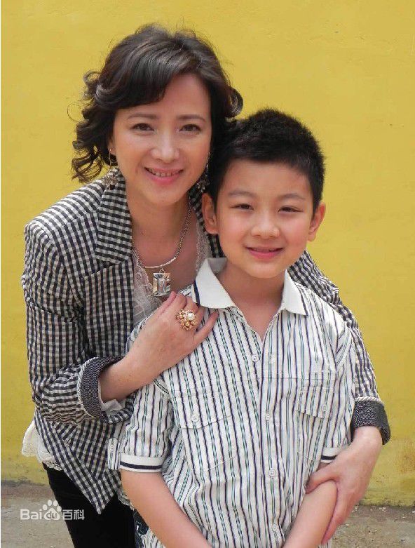 最全何晴(Qing He)在2011年《戒烟不戒酒》宣传照中的相册