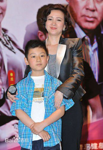 最全何晴(Qing He)在2011年《戒烟不戒酒》宣传照中的相册