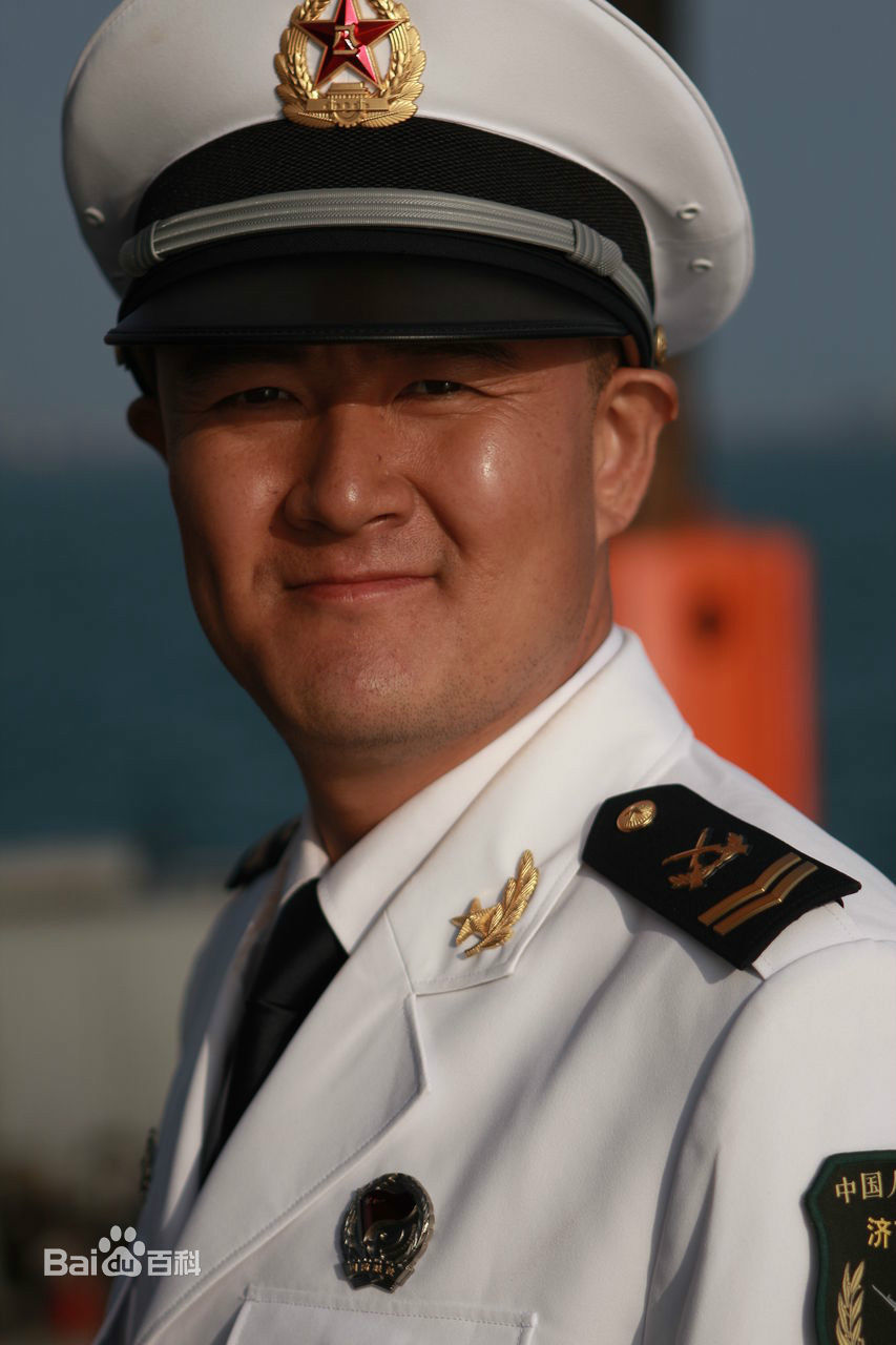 钟卫华高清剧照