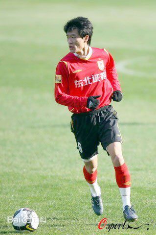 王栋(Wang Dong)球场照前后照片