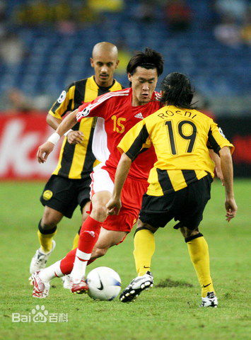 王栋(Wang Dong)球场照前后照片