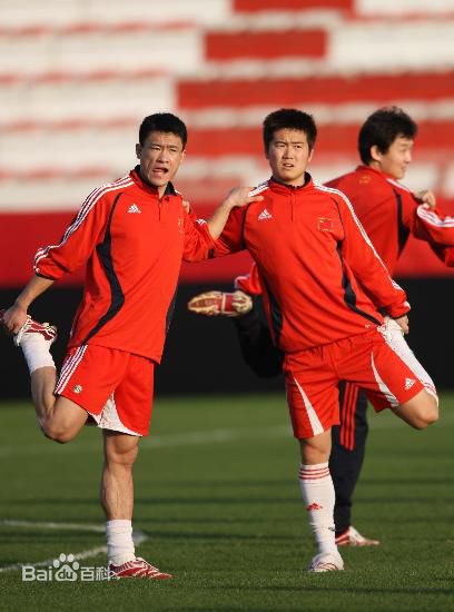 王栋(Wang Dong)球场照前后照片