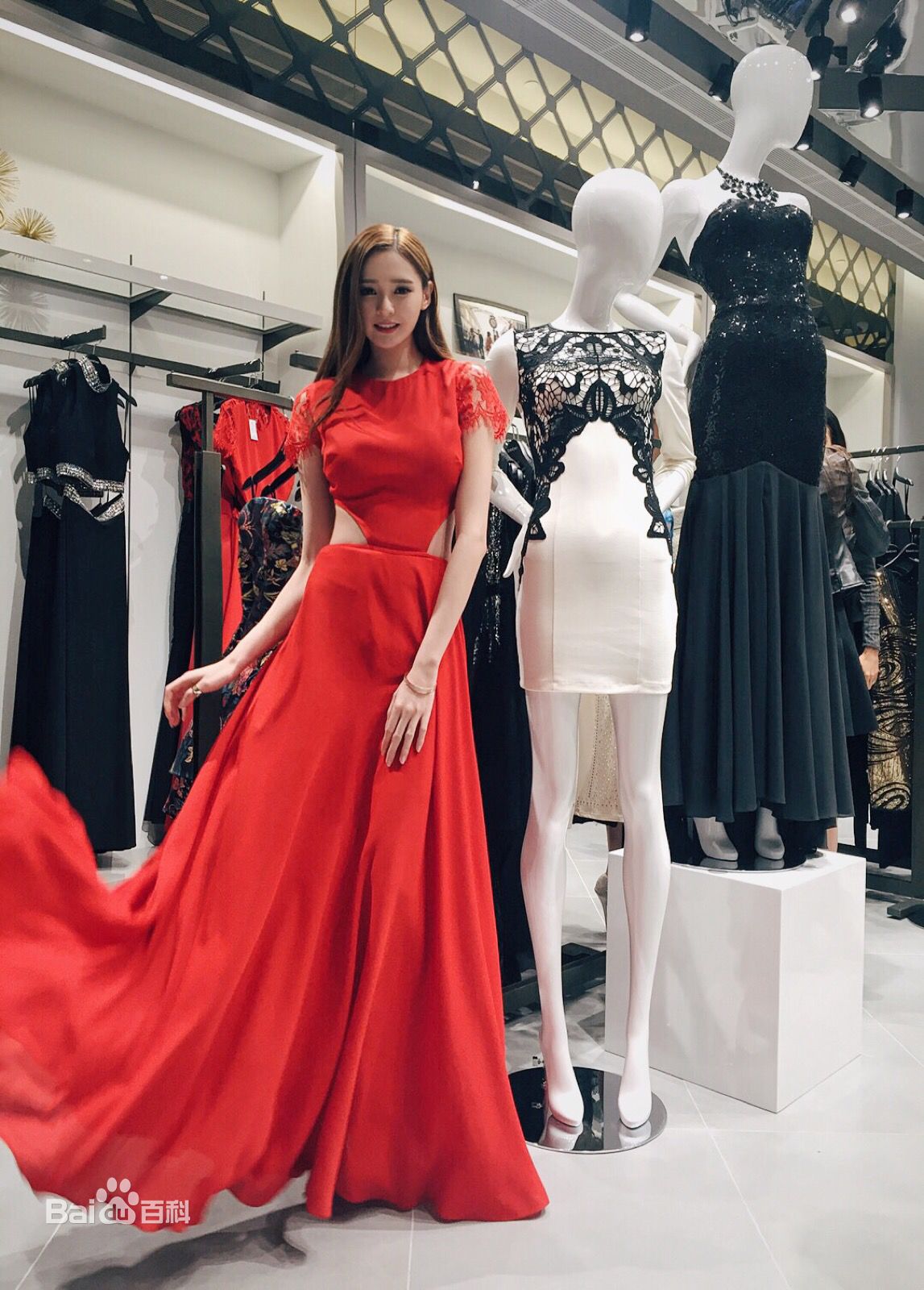 最新黄诗棋性感图片