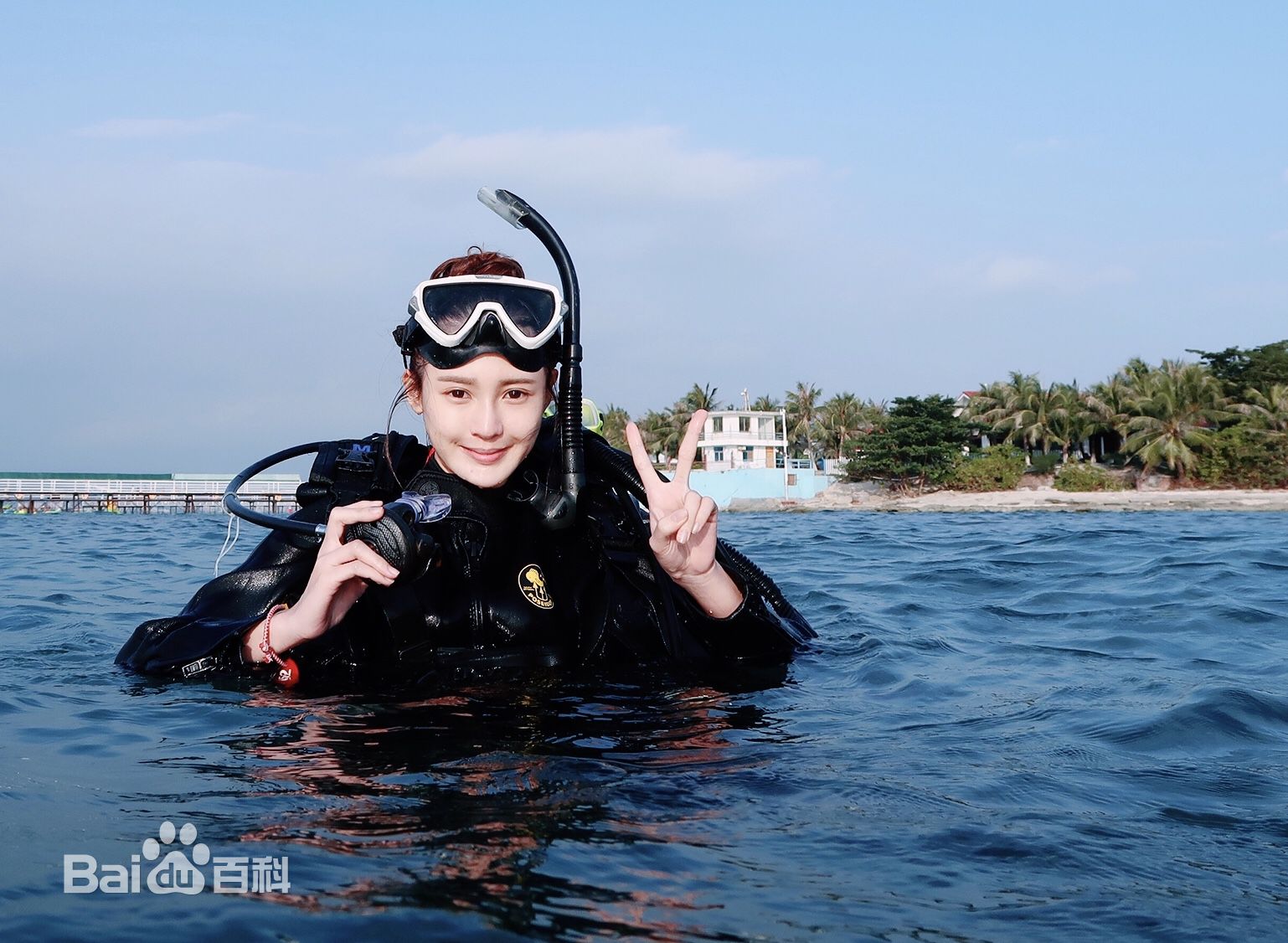 最新黄诗棋性感图片