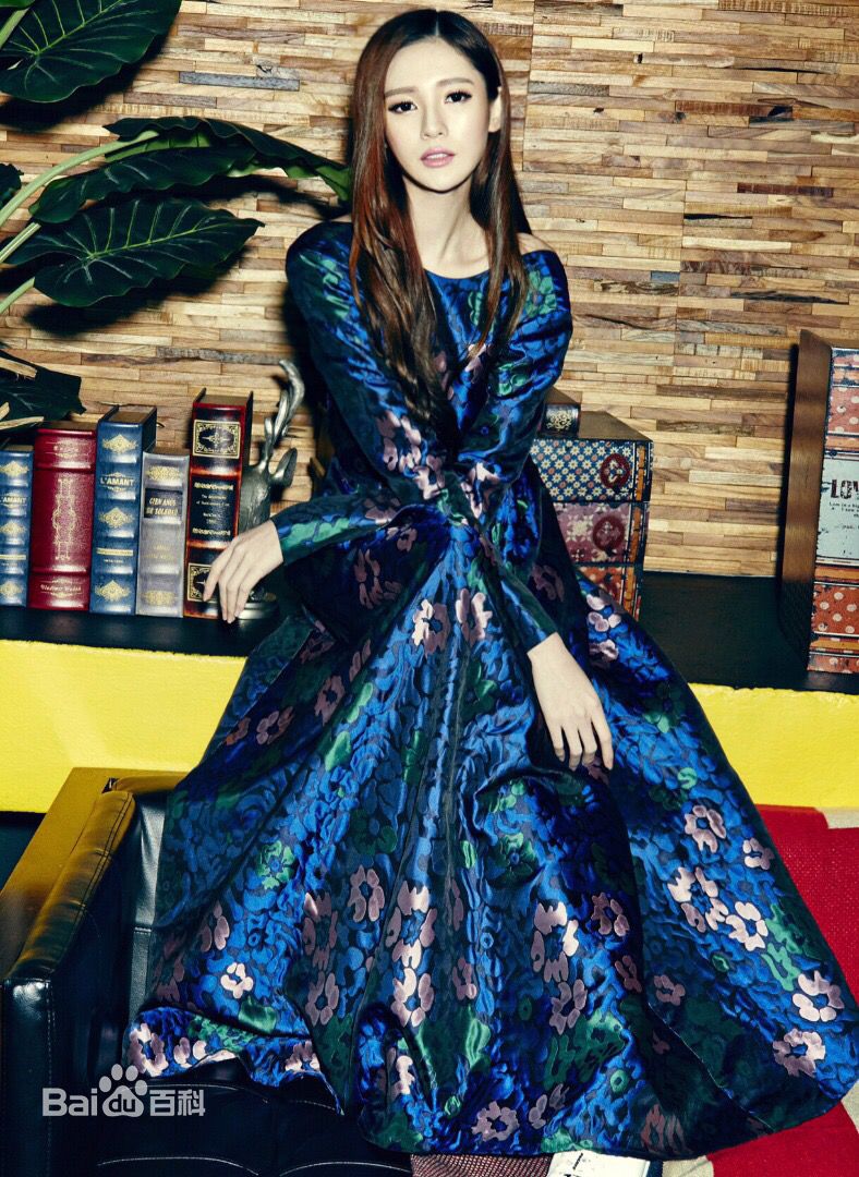 最新黄诗棋性感图片