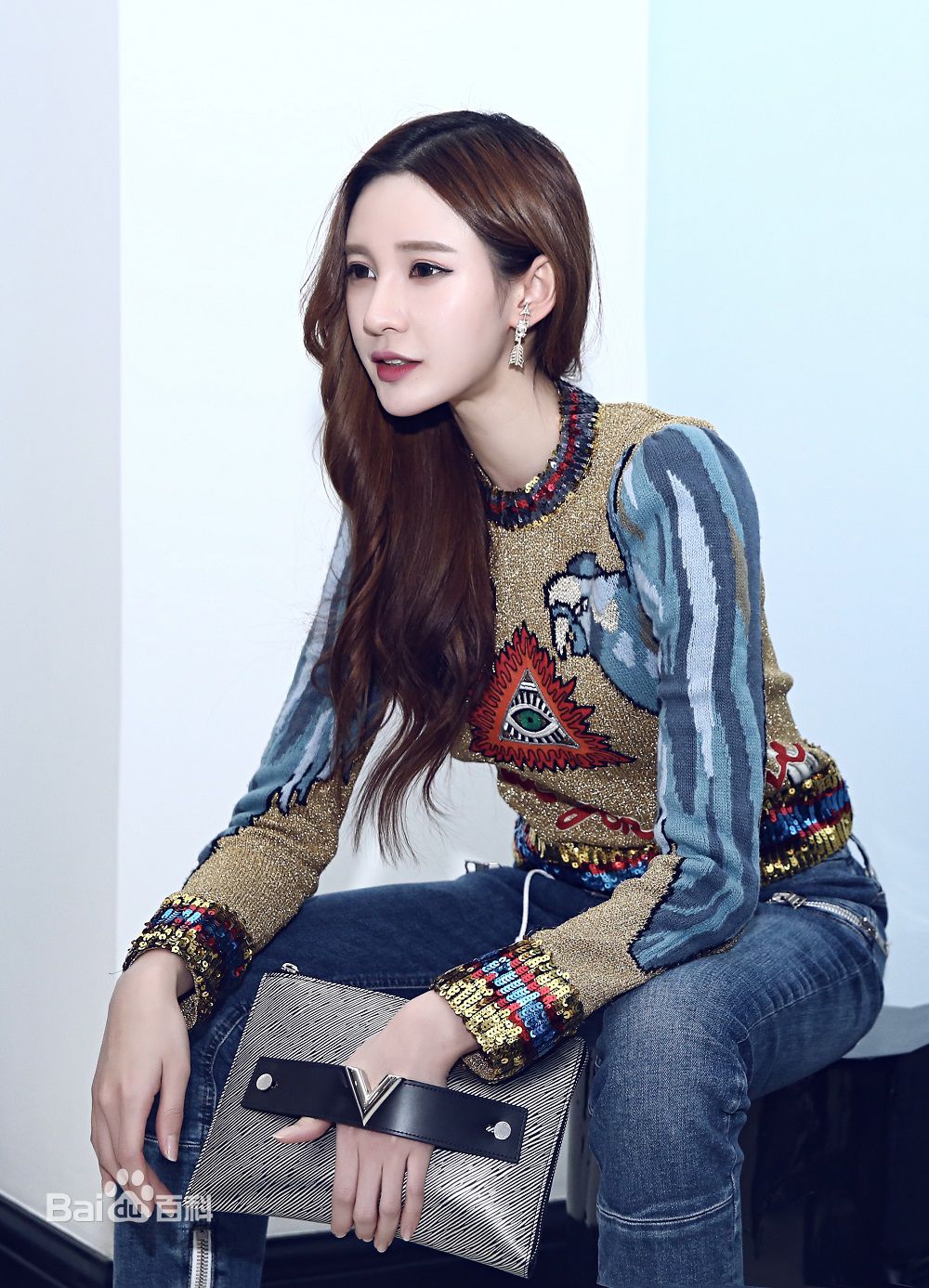 最新黄诗棋性感图片