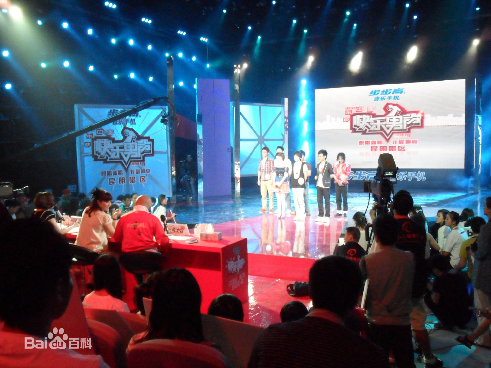 魏星(TIKY)在2010快乐男声壁纸壁纸