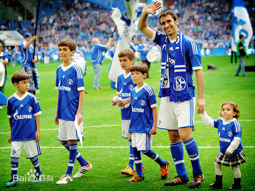 劳尔·冈萨雷斯·布兰科(Raul Gonzalez Blanco)劳尔和孩子生活照相册