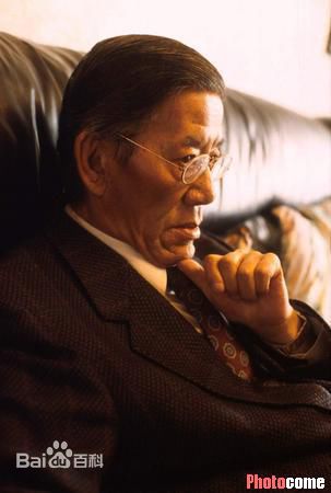 最优质英若诚生活照