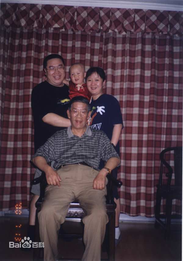 最优质英若诚生活照