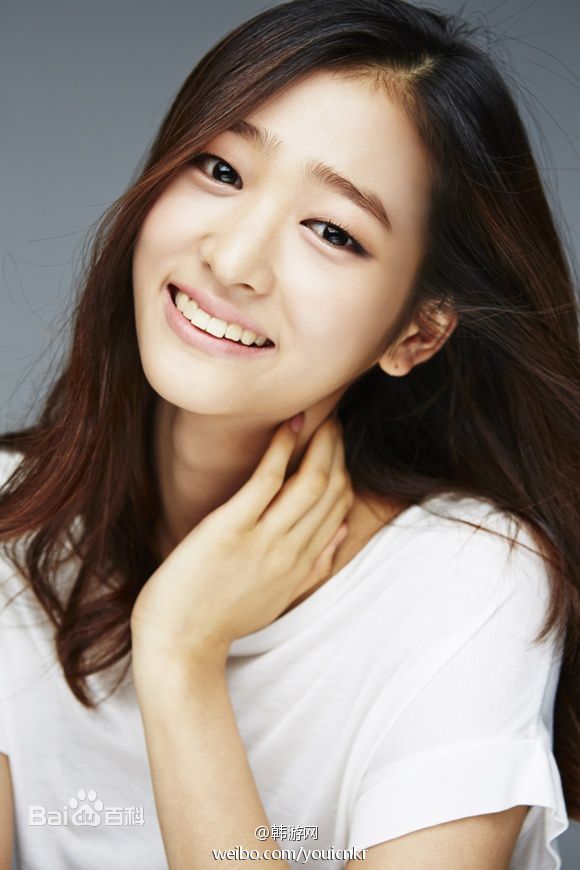 裴卢丽()生活照