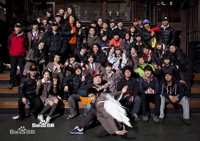 裴卢丽()生活照