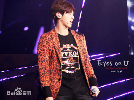 郑允浩(ユンホ（ユノ）、Jung Yunho、Jeong Yoonho)-演唱会舞台图片图集